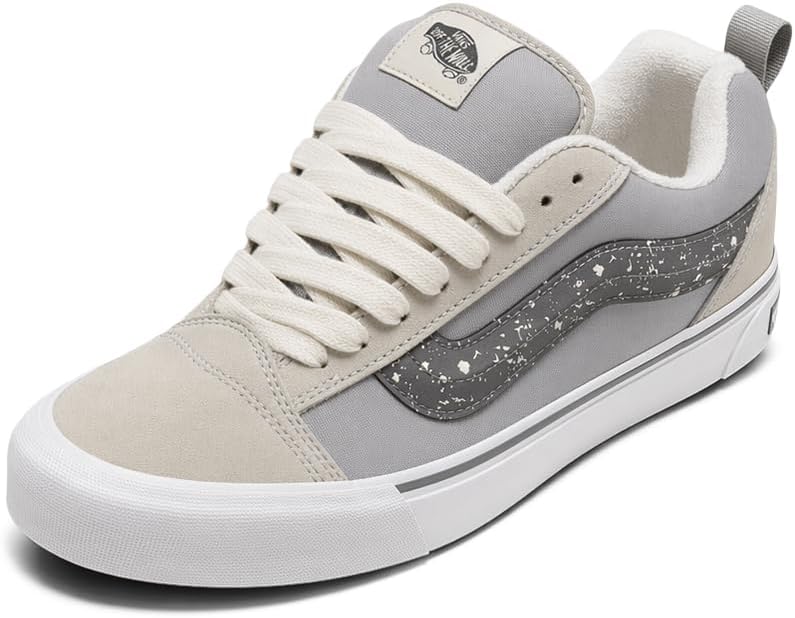 Vans Unisex Adult Knu Skool Shoe - '90s Retro Puffy Low-Top Fashion Sneakers for Men & Women