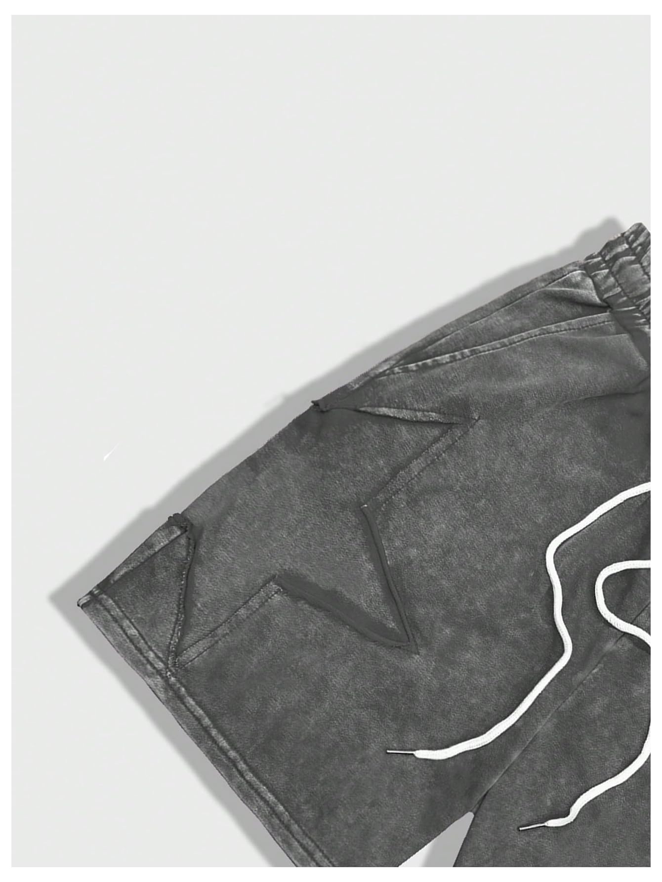 VIPWOLF Men's Star Graphic Y2k Shorts Distressed Track Shorts Streetwear