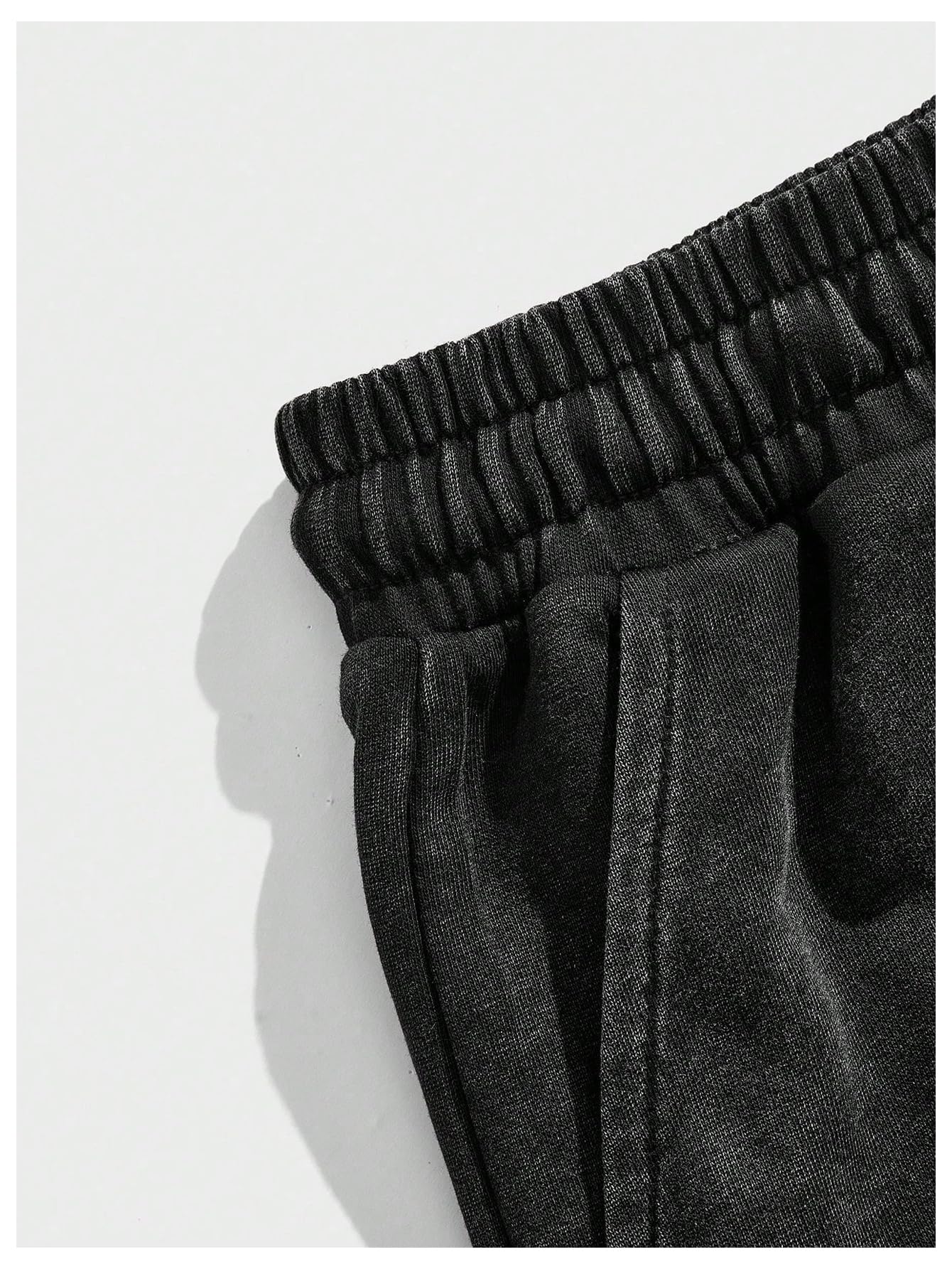 VIPWOLF Men's Star Graphic Y2k Shorts Distressed Track Shorts Streetwear